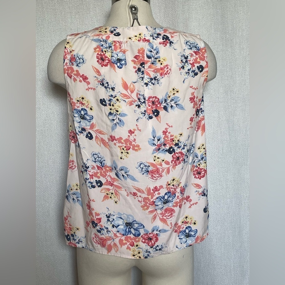 Talbots Petite floral tank - Picture 2 of 5